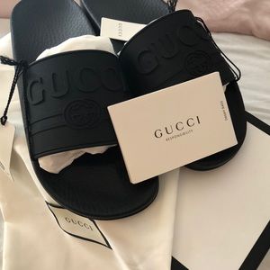AUTHENTIC GUCCI They come with box and dust bag